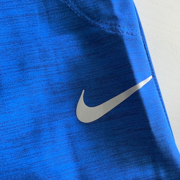 ❗️NIKE RUNNING DRI FIT MID RISE MESH CROP LEGGINGS - Picture 3 of 15